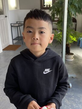 西本整髪 キッズカット　フェード