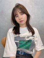 くびれレイヤーセミロング