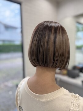 アトレ(attrait) ショートボブ/ベージュカラー/艶髪@attrait_total_beauty