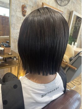 ヘアーリゾートカタカタ Hair Resort kata‐kataの写真/酸性縮毛髪質改善を導入!髪のダメージを抑えつつ広がりを抑えた柔らかい手触りに仕上がる縮毛矯正が人気◎