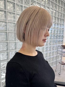 サンクプロジェクト(cinq PROJECT) ショートボブミルクティーベージュカラーダブルカラーハイトーン