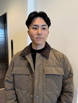 ディーエックス スリー(Dxxxx III) ビジネスヘア ビジネスパーマ メンズショート 毛流れショート