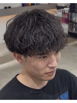 ベル 桑名(BHEL) 桑名メンズパーマルーズパーマシャドウパーマセンターパート緩め