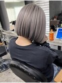 102. 卵型/ストレート/ツヤ感/ブリーチハイトーン