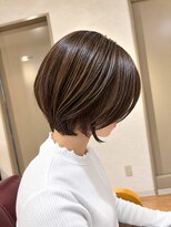 スチャステニィーバイルミ 日ノ出町店(Stastny by Lumi)&nbsp;秋オリーブブラウン×丸みショートボブ