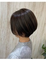 エストレーラ(estrela) 『estrela』大人ハンサムショート　ハイライトグレージュ