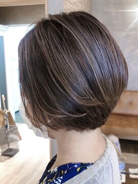 ココンヘアー(KOKON hair) まとまるボブ×細めハイライト×ナチュラルブラウン