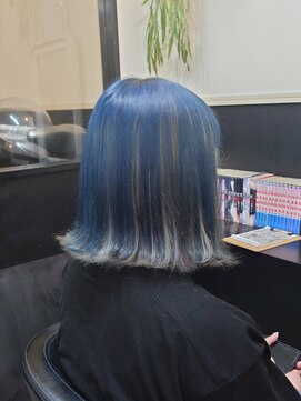 ミアロ 泉中央店(miaro) ブルー×ホワイトシルバー