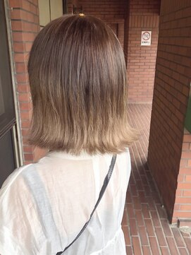 コエバイロゼオ(coe by Roseo) 外ハネボブ ミルクティーベージュ