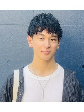 リア(Li'a) シャドウパーマ