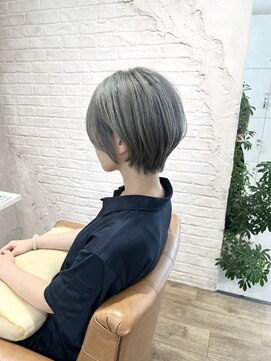 シルバーグレー