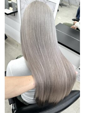 エゴル ナゴヤサカエ(ENGOL NAGOYA SAKAE) 新美蓮/グレージュ/シルバー/ハイトーン/ブリーチ