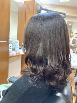 ウカ(UKA) こだわりの!ゆるっとコテ巻き風パーマ☆