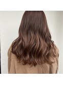 ピンクベージュ