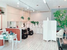 エレガンス(elegance)の雰囲気（白を基調とした店内【ここから新たなご自分に出逢ってください】）