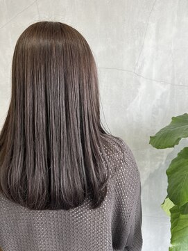 ティティ(TiTi) 20代30代40代涼しげこなれヘアチャコールグレー[TiTi_福田りの]