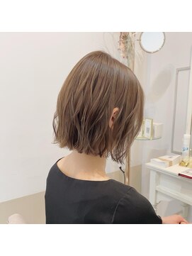 ミルクティーベージュ×切りっぱなしボブ【竹中慎治】梅田