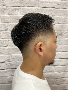 グレイスフル バーバープラチナム 六本木店(Graceful Barber platinum) スキンフェード/ショート/メンズ/黒髪/アップバング/かき上げ