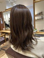 アマレット(Amaretto) 【透明感グレージュ×外はねミディ】