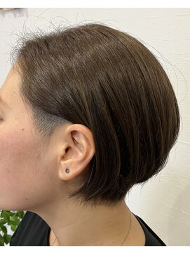 ルップル(RUPPLE) ツーブロックショートボブ