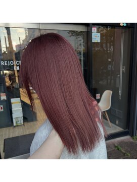 ピンクベージュ