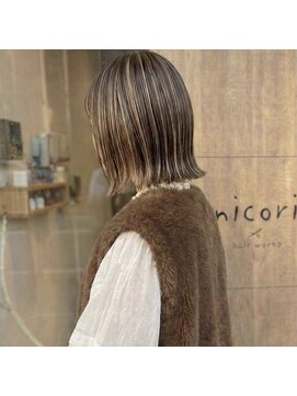 ニコリヘアワークス(nicori hair works) 外ハネ×ハイライト×ベージュ1