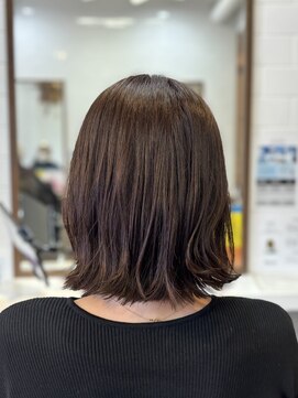フォークロア(Folklore) ▼ボブスタイルにレイヤーカットをプラス♪パツンすぎないボブ