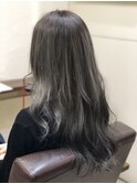 ホワイトグレー