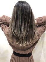 トルネード(TORNADO)&nbsp;外国人風ハイライトバレイヤージュフェイスフレーミング