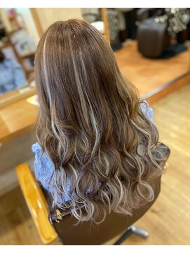 ヘアーコレット(hair Colet) ミルクティーベージュ　シルバーハイライト