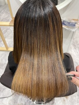アムヘアー(A.M. hair) 【自分史上一番】超高濃度トリートメント縮毛矯正
