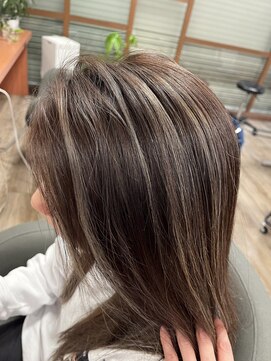 ヘアメイク 想倶楽部 コントラストハイライト