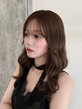 ムージー(moug) " 赤み消し color で 垢抜け♪ "