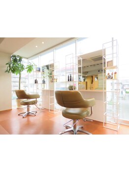 マンツーマンでライフスタイルや髪の悩みに合わせた丁寧なカウンセリングを。髪のお悩み相談ください◎