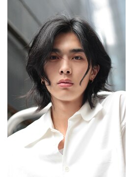 ココ 本八幡(KOKO) □ブルーブラックフェザーパーマサーフカールセンターパート