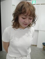 ワク(WAKU)&nbsp;【WAKU】ミディアムパーマ/ベージュカラー