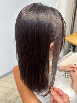 ユニ バイ マグ 長野店(Uni.by Mag) イヤリングカラー暗めグレージュミディアムレイヤー