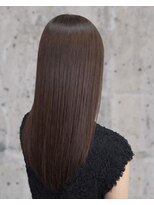 カットワークススリックバイフェローズ(CUT WORKS SLICK by fellows) 乾かすだけでまとまる美髪髪質改善ストレート