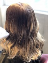 エム インターナショナル 春日部本店(EMU international)&nbsp;ベージュグラデーションカラー