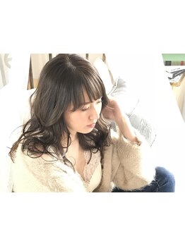 暗くなりがちな白髪染めもハイライトで立体的に明るく上品な仕上がり!白髪染めもお洒落に楽しめる【足利】