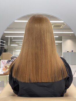 デコヘアーチーノ(DECO HAIR Ccino)の写真/うねりやくせ毛が気になる髪に！潤いを残しながら、自然なストレートに♪毎朝のスタイリングも簡単に◎