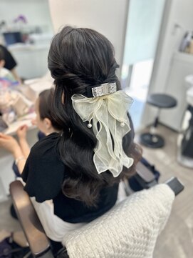 マーリー(marlee) ゆる巻きハーフアップ