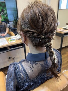 クローバー(CLOVER) ☆フワッとタイトポニー☆(CLOVER)