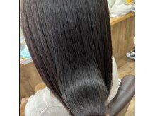 サロンド・ペペの雰囲気（超高濃度水素を使用した縮毛矯正で硬くならず柔らかな質感）