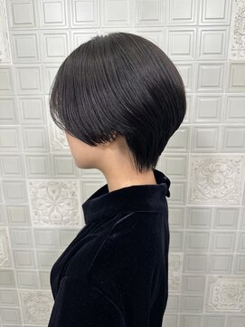 ヘンリエッタ 表参道(Henrietta) 黒髪マッシュショート