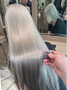 アッシュ 笹塚店(Ash) シルバー/グレー/ホワイトシルバー/艶カラー/ハイトーンカラー