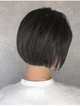 アストランティア 栄店(ASTRANTIA) ＊LOUIMADNA＊福井彩乃 ブラックストレートミニボブ