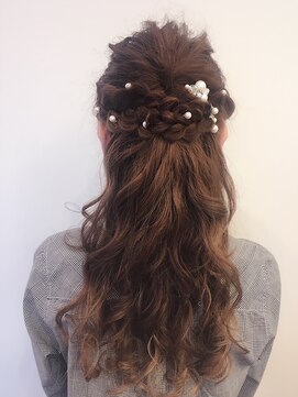 アズワンクミノキ(As:one kuminoki) 【アズワンクミノキ】ふわふわハーフアップ