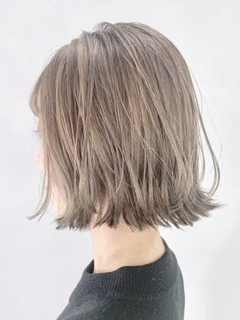 アルバム 新宿(ALBUM SHINJUKU) ミルクティーグレージュ_エッジショートくびれセミディ_ba194662