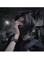 シン(syn) 前下がりセンターパート